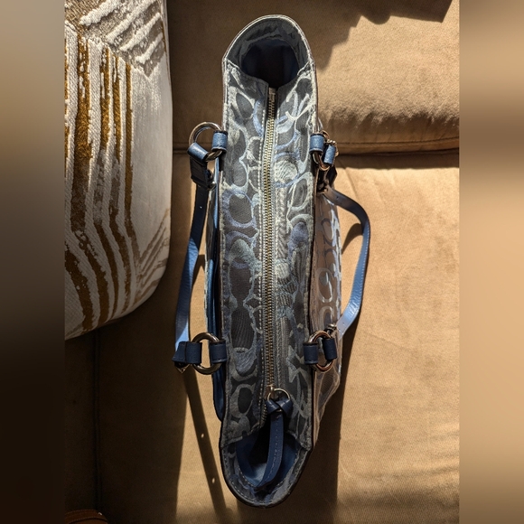 Coach purse - Picture 13 of 13